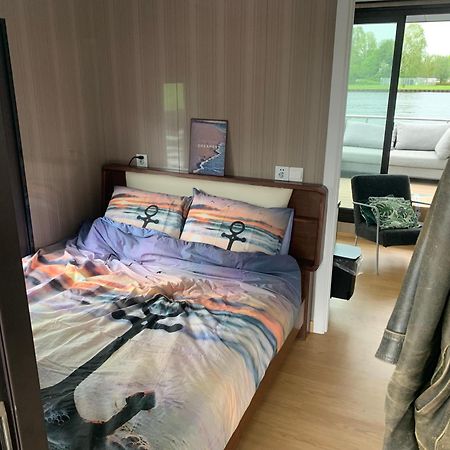 Houseboot Solcamastraat 24 C Hotel Suameer Bagian luar foto
